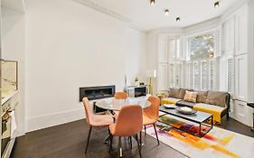 1 & 2 Bed Cosy Apartments Next To Earls Court Free Wifi